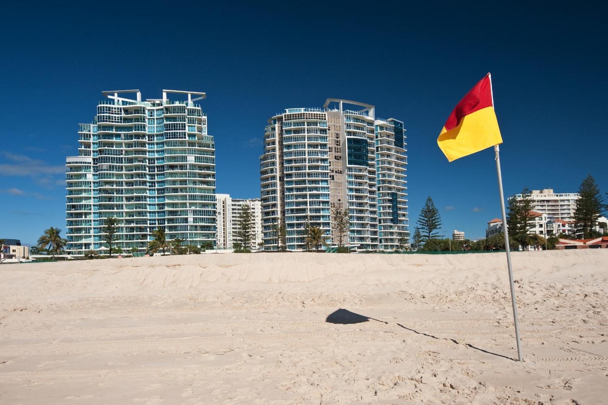 Reflection On The Sea Hotel Coolangatta Екстериор снимка